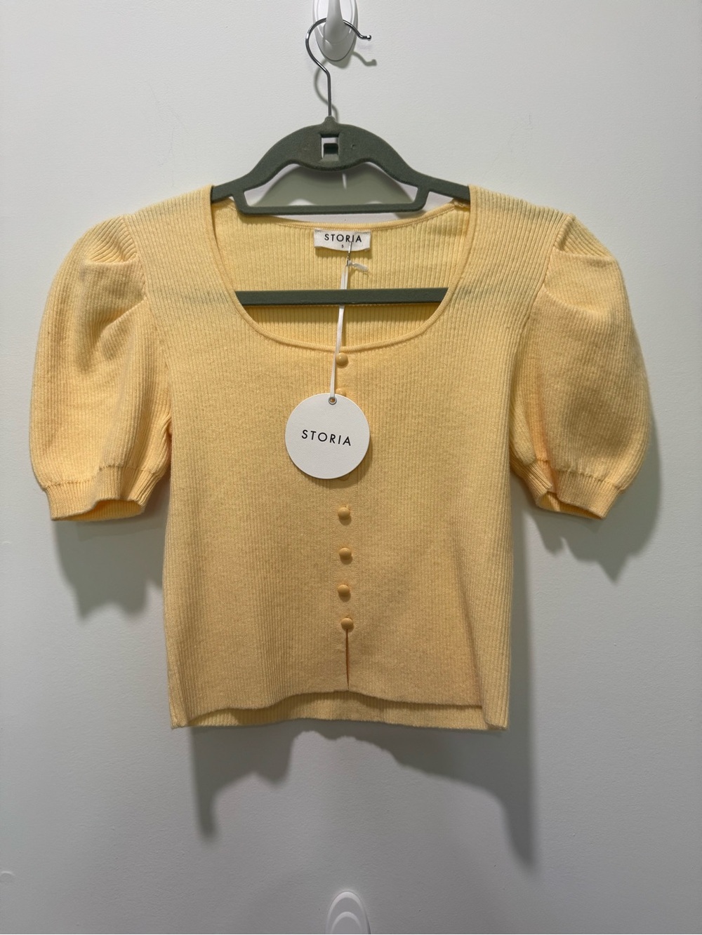 Storia Soft Yellow Puff-Sleeve Crop Knit Top | Like New Condition